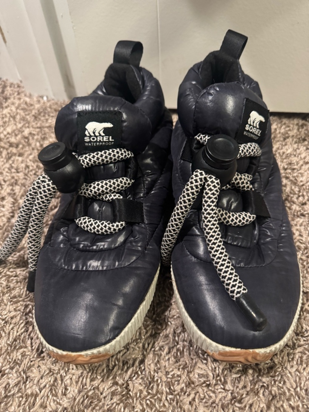 Sorel Women's Out 'N About Puffy Lace waterproof boots 9